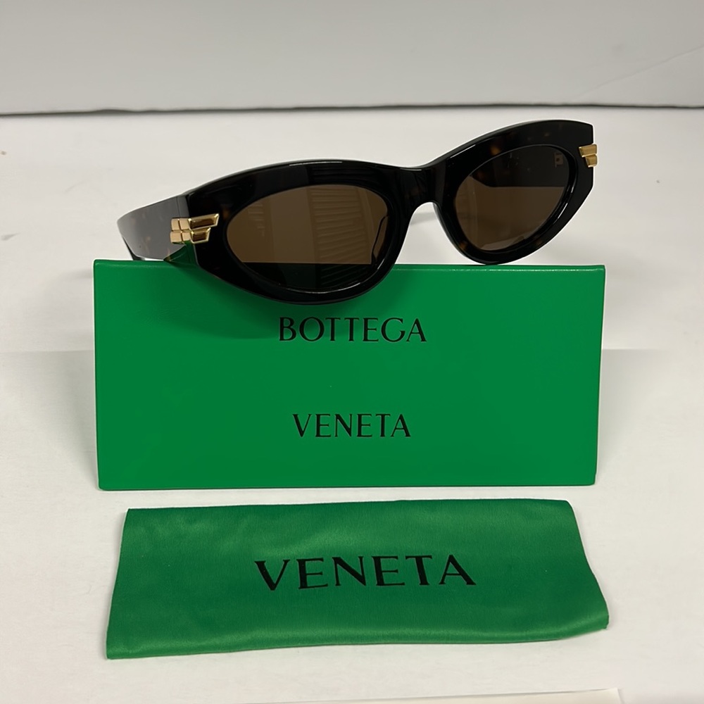NWOT Bottega Veneta Sunglasses